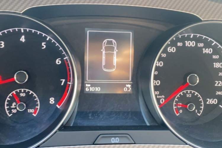 Used Volkswagen Golf Sportsvan 2019 280TSI Automatic Trendy Model China VI Standard Odometer Close Up