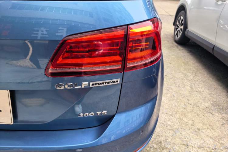 Used Volkswagen Golf Sportsvan 2019 280TSI Automatic Trendy Edition China V Standard Right Rear Taillight