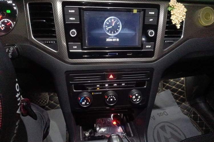 Used Volkswagen Golf Sportsvan 2019 280TSI Automatic Trendy Model China VI Standard Audio And AC Panel