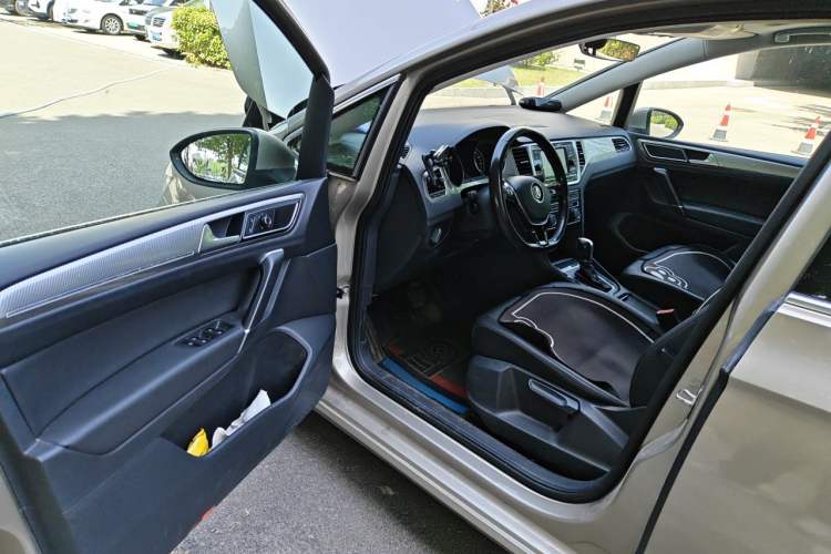 Used Volkswagen Golf Sportsvan 2019 280TSI Automatic Trendy Edition China V Standard Driver Seat