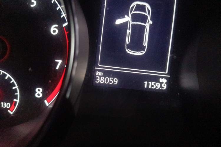 Used Volkswagen Golf Sportsvan 2019 280TSI Automatic Trendy Model China VI Standard Odometer Close Up