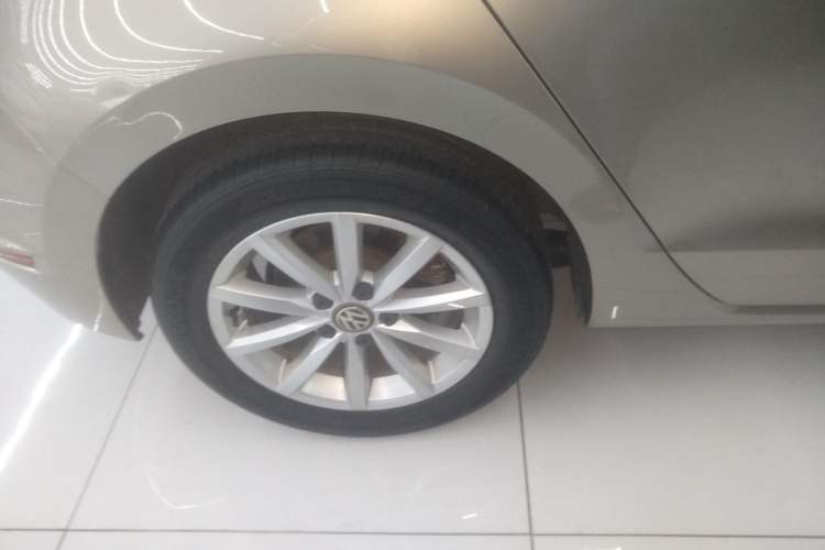 Used Volkswagen Golf Sportsvan 2019 280TSI Automatic Trendy Edition China V Standard Right Rear Wheel Hub