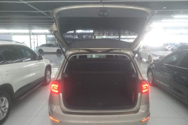 Used Volkswagen Golf Sportsvan 2019 280TSI Automatic Trendy Edition China V Standard Trunk