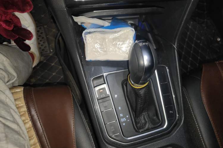 Used Volkswagen Golf Sportsvan 2019 280TSI Automatic Trendy Model China VI Standard Gear Lever