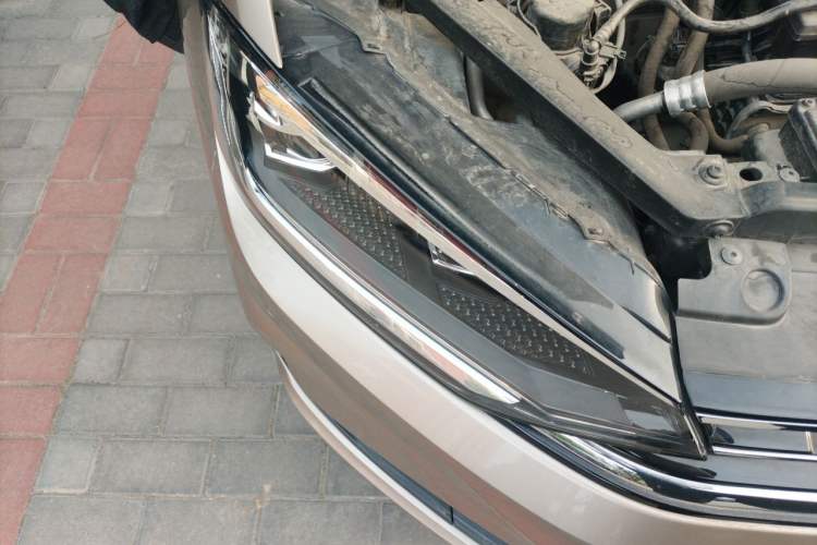 Used Volkswagen Golf Sportsvan 2019 280TSI Automatic Trendy Model China VI Standard Right Front Headlight