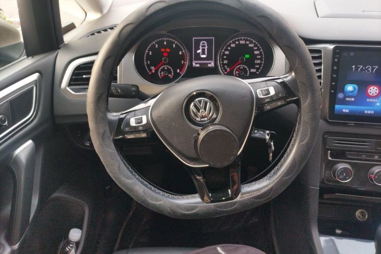 Used Volkswagen Golf Sportsvan 2019 280TSI Automatic Trendy Model China VI Standard Steering Wheel