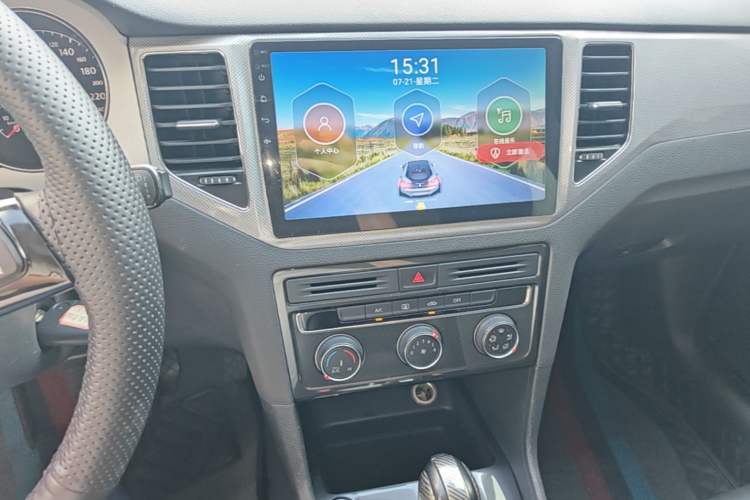 Used Volkswagen Golf Sportsvan 2019 1.6L Automatic Pure Model China V Standard Audio And AC Panel