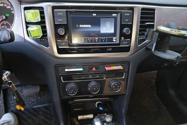 Used Volkswagen Golf Sportsvan 2019 280TSI Automatic Trendy Edition China V Standard Audio And AC Panel