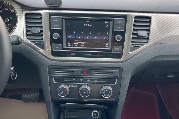 Used Volkswagen Golf Sportsvan 2019 280TSI Automatic Trendy Edition China V Standard Audio And AC Panel