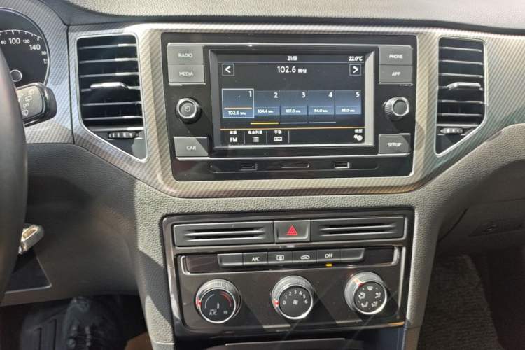Used Volkswagen Golf Sportsvan 2019 280TSI Automatic Trendy Model China VI Standard Audio And AC Panel