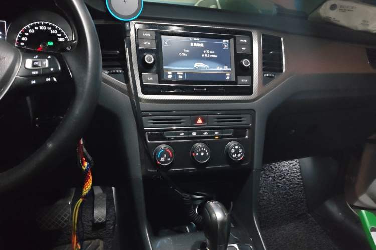 Used Volkswagen Golf Sportsvan 2019 280TSI Automatic Trendy Model China VI Standard Audio And AC Panel