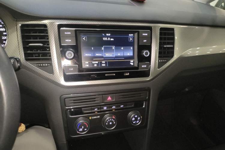 Used Volkswagen Golf Sportsvan 2019 280TSI Automatic Trendy Model China VI Standard Audio And AC Panel
