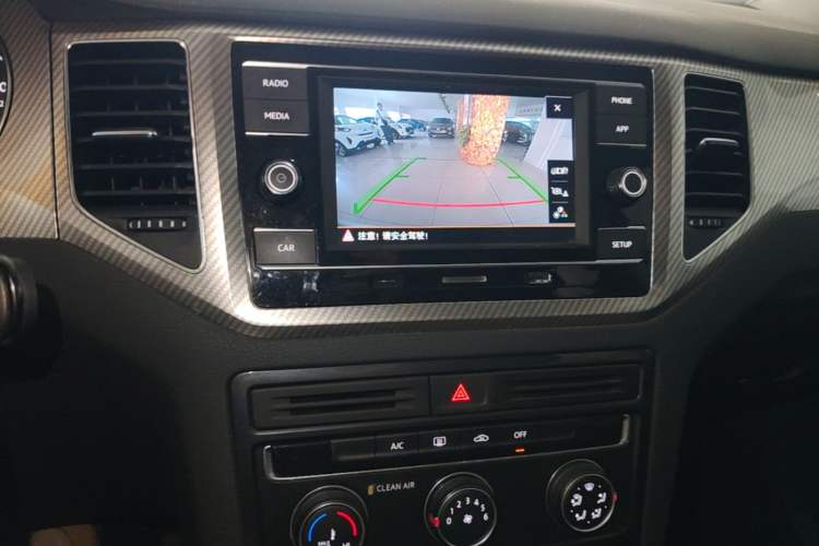 Used Volkswagen Golf Sportsvan 2019 280TSI Automatic Trendy Model China VI Standard Audio And AC Panel