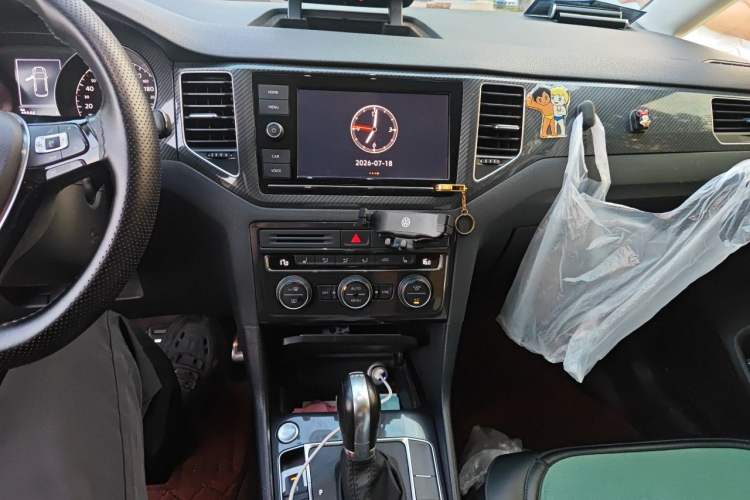 Used Volkswagen Golf Sportsvan 2019 280TSI Automatic Voyageur Model China VI Standard Audio And AC Panel