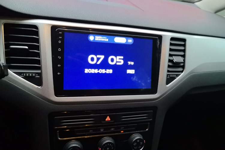 Used Volkswagen Golf Sportsvan 2019 1.6L Automatic Pure Model China V Standard Audio And AC Panel