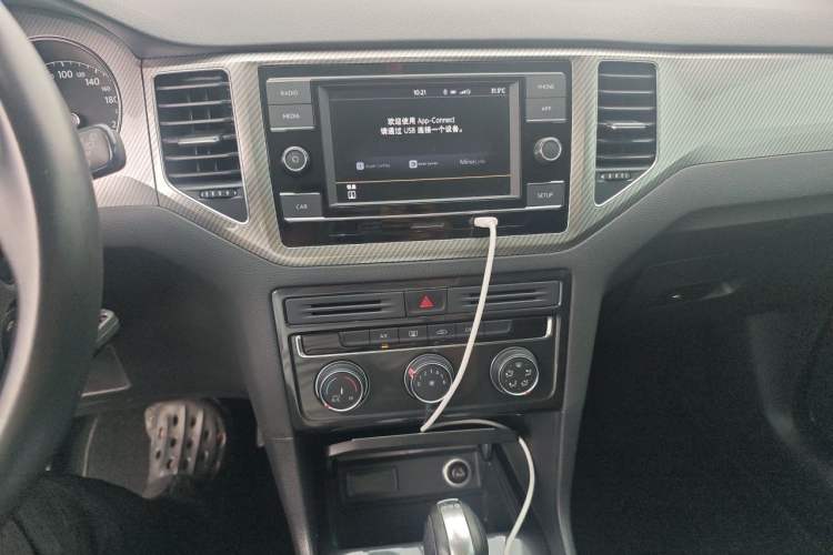 Used Volkswagen Golf Sportsvan 2019 280TSI Automatic Trendy Model China VI Standard Audio And AC Panel