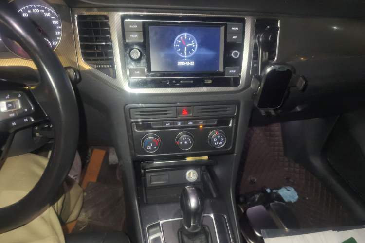 Used Volkswagen Golf Sportsvan 2019 280TSI Automatic Trendy Edition China V Standard Audio And AC Panel