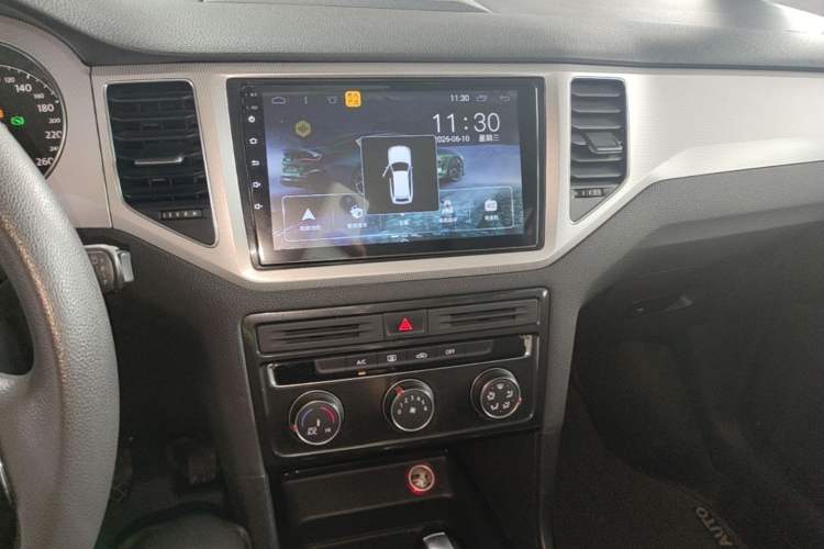 Used Volkswagen Golf Sportsvan 2019 1.6L Automatic Pure Model China V Standard Audio And AC Panel