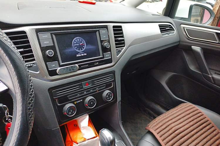 Used Volkswagen Golf Sportsvan 2019 280TSI Automatic Trendy Model China VI Standard Audio And AC Panel