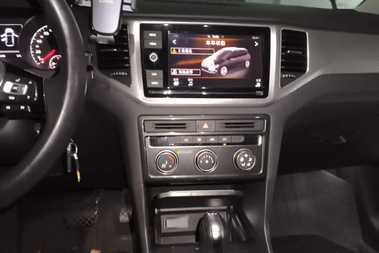 Used Volkswagen Golf Sportsvan 2019 280TSI Automatic Trendy Model China VI Standard Audio And AC Panel