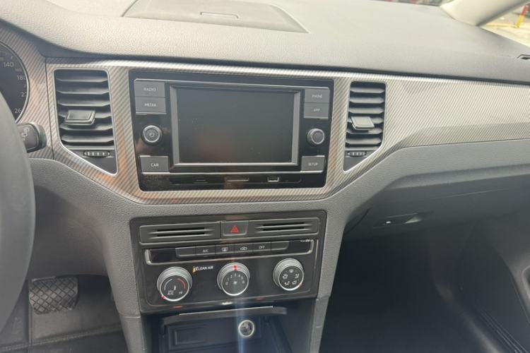 Used Volkswagen Golf Sportsvan 2019 280TSI Automatic Trendy Model China VI Standard Audio And AC Panel