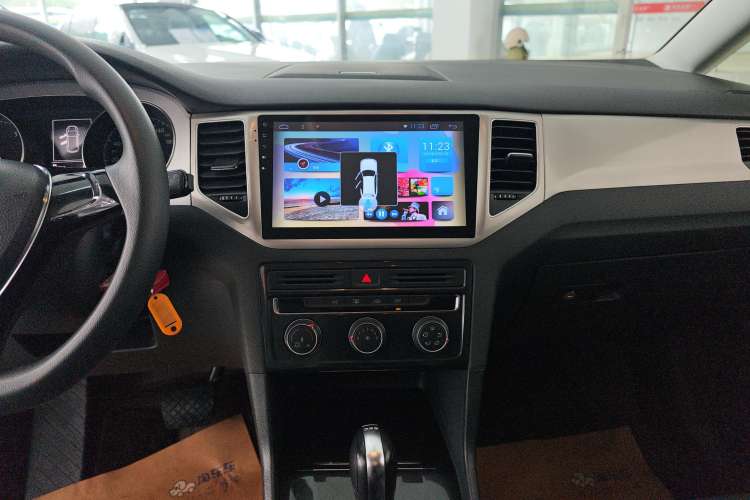Used Volkswagen Golf Sportsvan 2019 200TSI Automatic C-HR Pure Version China VI Standard Audio And AC Panel
