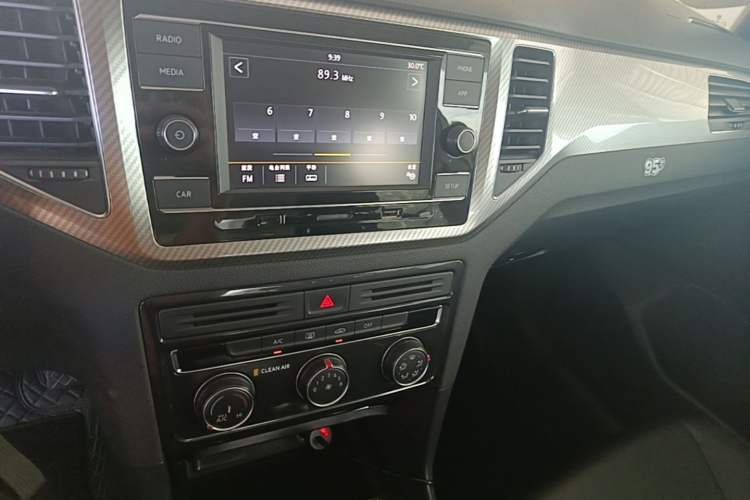 Used Volkswagen Golf Sportsvan 2019 280TSI Automatic Trendy Edition China V Standard Audio And AC Panel
