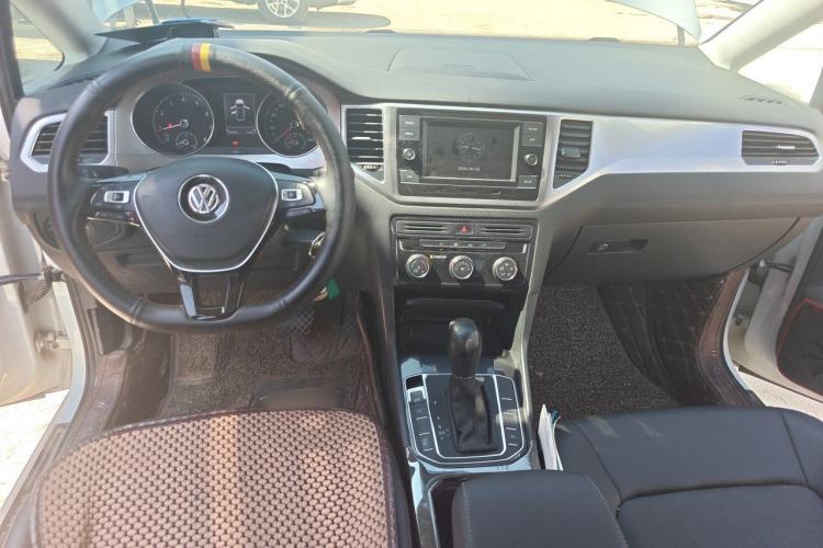 Used Volkswagen Golf Sportsvan 2019 280TSI Automatic Trendy Edition China V Standard Center Console