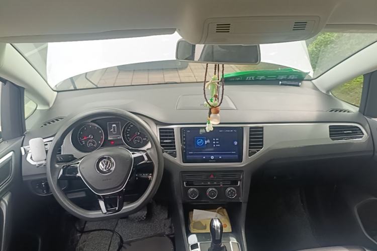 Used Volkswagen Golf Sportsvan 2019 1.6L Automatic Pure Model China V Standard Center Console