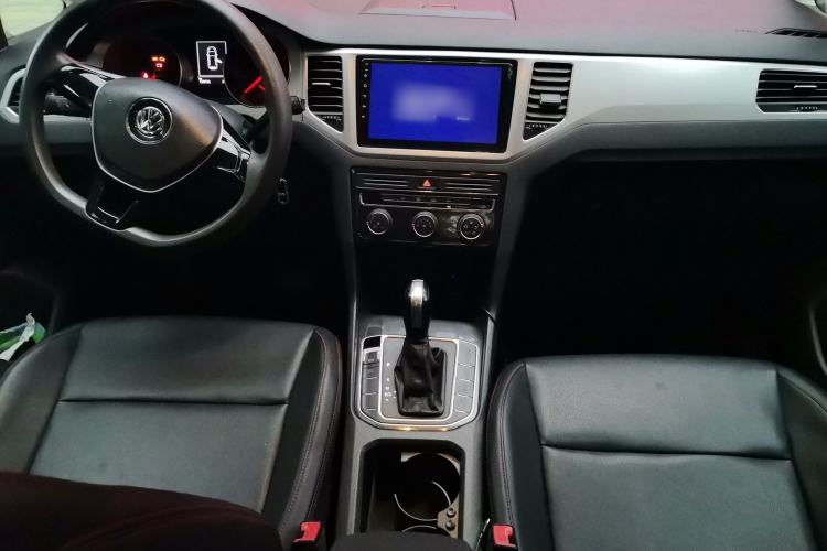Used Volkswagen Golf Sportsvan 2019 1.6L Automatic Pure Model China V Standard Center Console