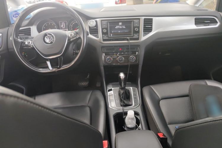 Used Volkswagen Golf Sportsvan 2019 280TSI Automatic Trendy Edition China V Standard Center Console