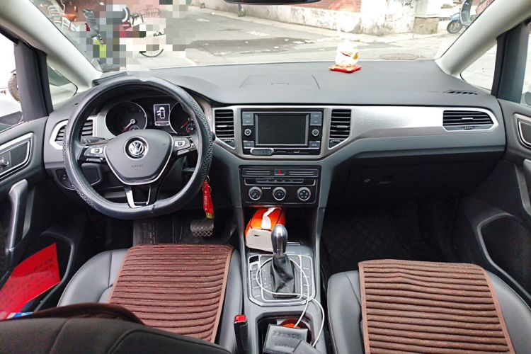 Used Volkswagen Golf Sportsvan 2019 280TSI Automatic Trendy Model China VI Standard Center Console
