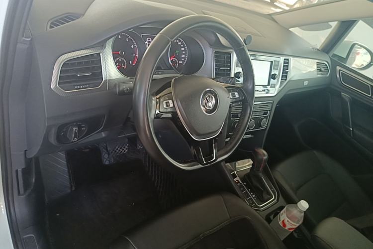 Used Volkswagen Golf Sportsvan 2019 280TSI Automatic Trendy Edition China V Standard Center Console