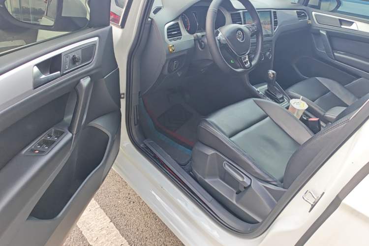 Used Volkswagen Golf Sportsvan 2019 1.6L Automatic Pure Model China V Standard Driver Seat