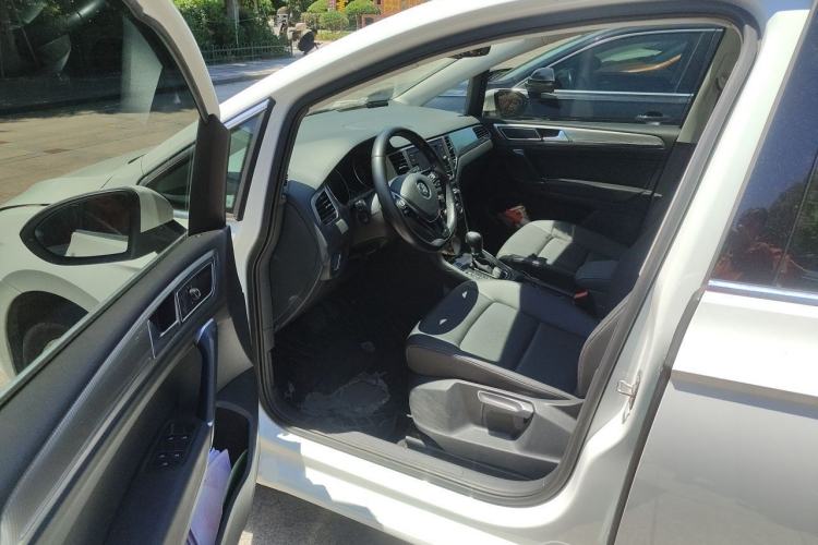 Used Volkswagen Golf Sportsvan 2019 280TSI Automatic Trendy Model China VI Standard Driver Seat