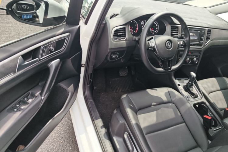 Used Volkswagen Golf Sportsvan 2019 280TSI Automatic Trendy Model China VI Standard Driver Seat