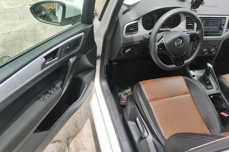 Used Volkswagen Golf Sportsvan 2019 1.6L Automatic Pure Model China V Standard Driver Seat