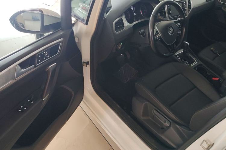Used Volkswagen Golf Sportsvan 2019 280TSI Automatic Trendy Model China VI Standard Driver Seat