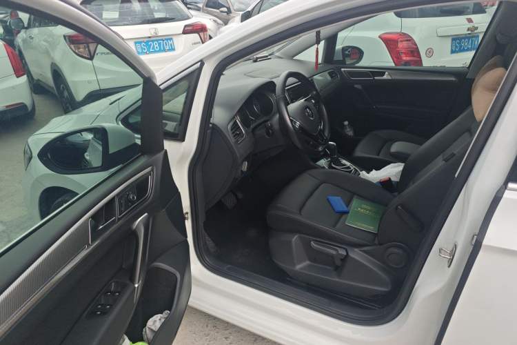 Used Volkswagen Golf Sportsvan 2019 280TSI Automatic Trendy Model China VI Standard Driver Seat