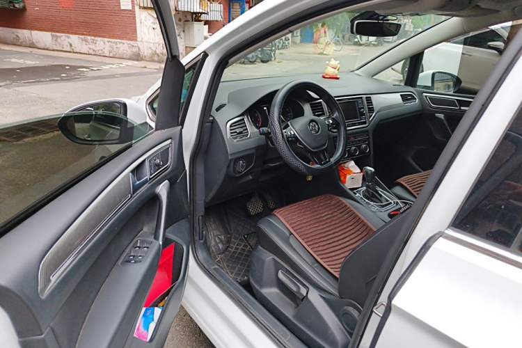 Used Volkswagen Golf Sportsvan 2019 280TSI Automatic Trendy Model China VI Standard Driver Seat