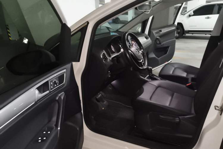 Used Volkswagen Golf Sportsvan 2019 280TSI Automatic Trendy Model China VI Standard Driver Seat