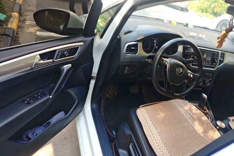 Used Volkswagen Golf Sportsvan 2019 280TSI Automatic Trendy Model China VI Standard Driver Seat