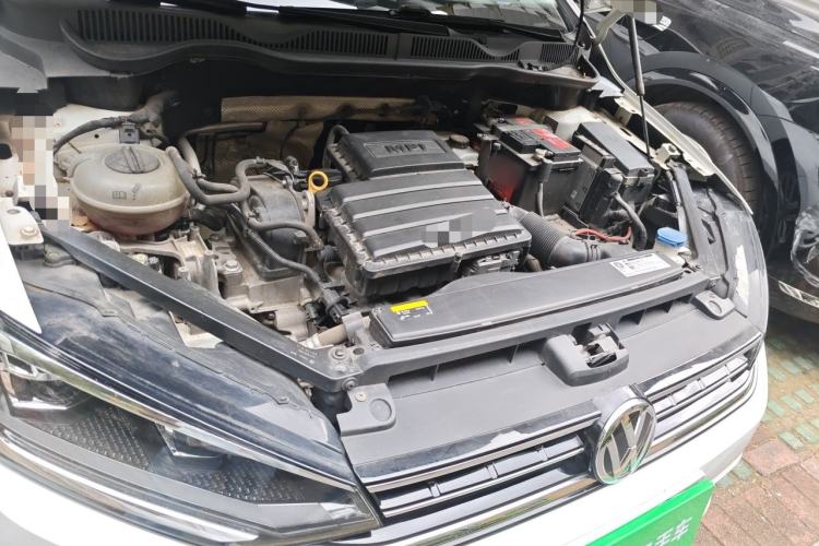 Used Volkswagen Golf Sportsvan 2019 1.6L Automatic Pure Model China V Standard Engine Bay