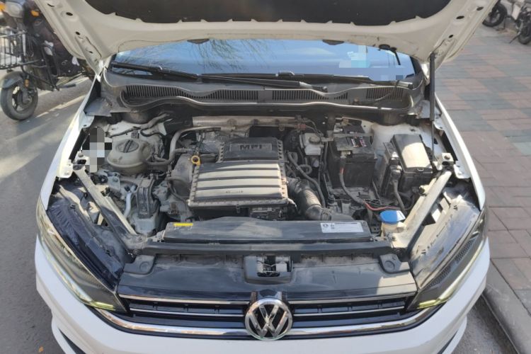 Used Volkswagen Golf Sportsvan 2019 1.6L Automatic Pure Model China V Standard Engine Bay