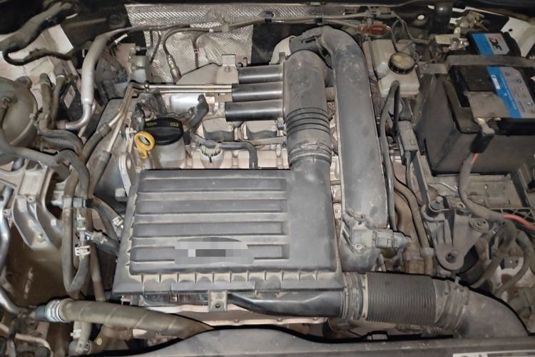 Used Volkswagen Golf Sportsvan 2019 280TSI Automatic Trendy Model China VI Standard Engine Bay