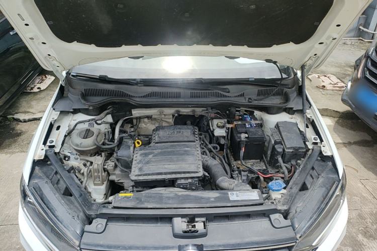 Used Volkswagen Golf Sportsvan 2019 1.6L Automatic Pure Model China V Standard Engine Bay