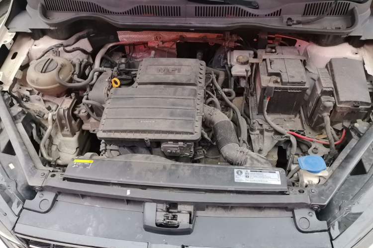 Used Volkswagen Golf Sportsvan 2019 1.6L Automatic Pure Model China V Standard Engine Bay