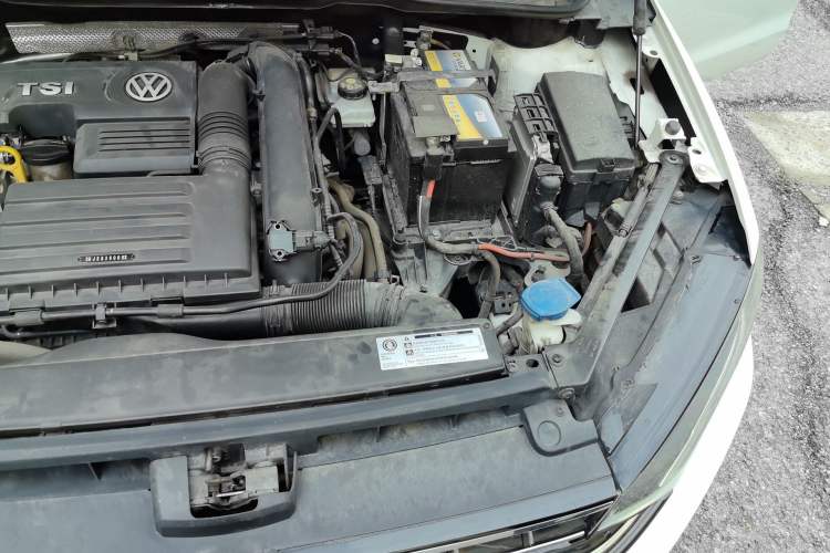 Used Volkswagen Golf Sportsvan 2019 280TSI Automatic Trendy Model China VI Standard Engine Bay Left