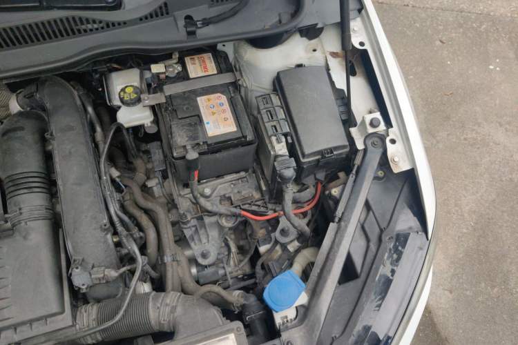 Used Volkswagen Golf Sportsvan 2019 280TSI Automatic Trendy Model China VI Standard Engine Bay Left
