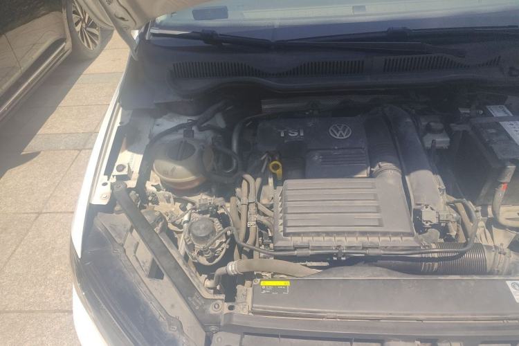 Used Volkswagen Golf Sportsvan 2019 280TSI Automatic Trendy Model China VI Standard Engine Bay Right